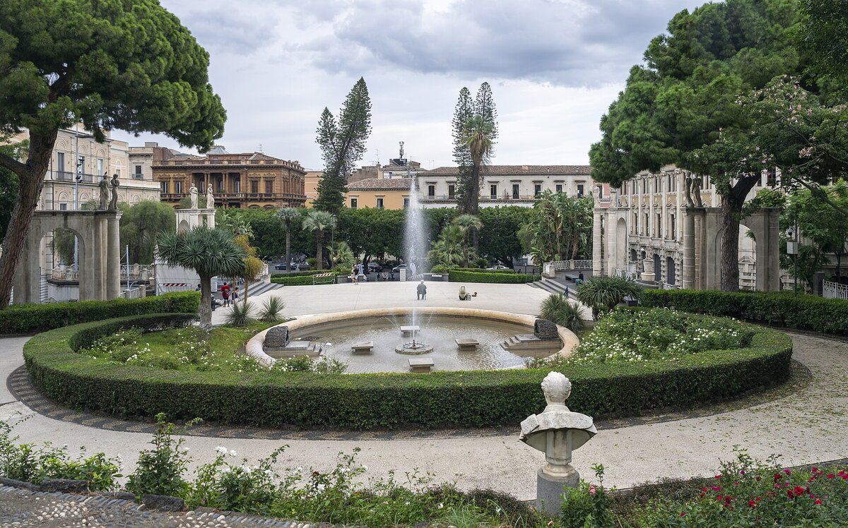 Il giardino storico di Villa Bellini, parco nel cuore di Catania
