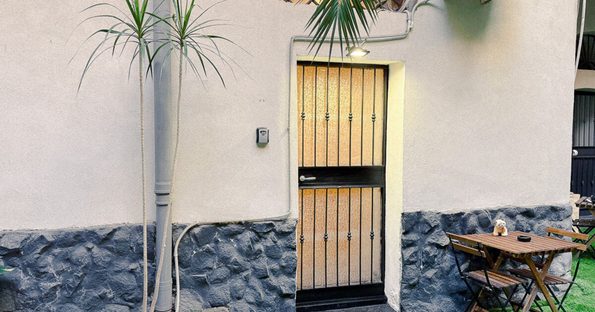 Il soggiorno luminoso di Lavika Loft nel centro storico di Catania